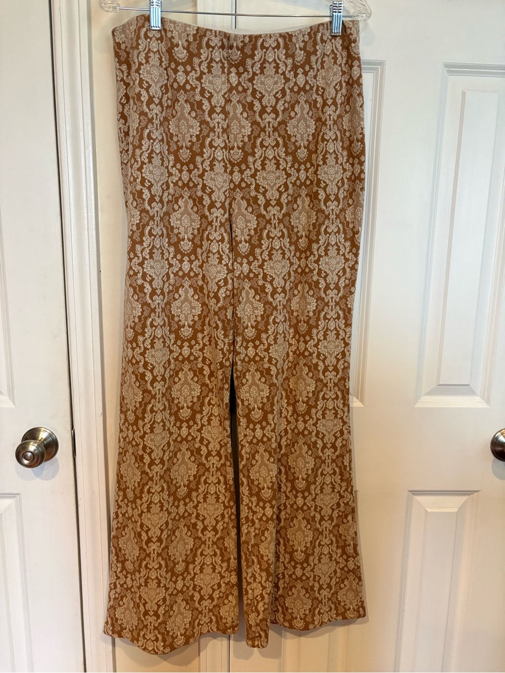 Soft Surroundings Wide Leg tan and ivory colored pants.